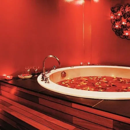 Aparthotel Suites Albany & Paris