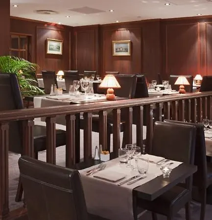 מלון דירות Suites Albany &
